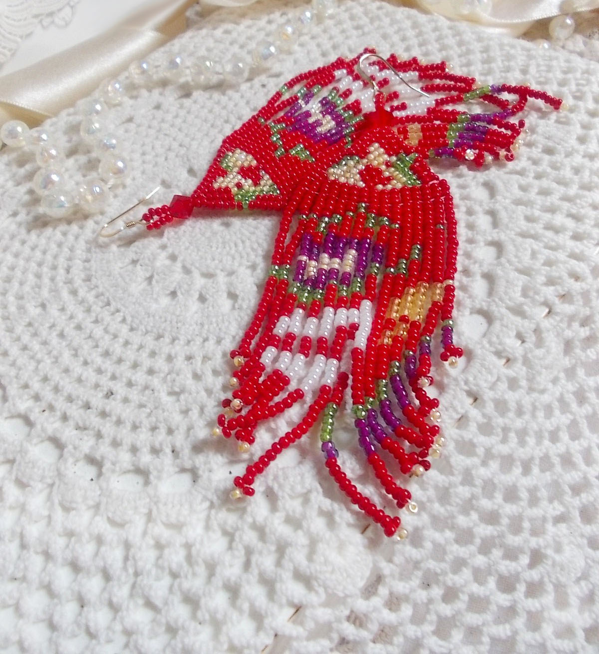 BO Crocus montées avec rocailles en verre, perles cristal Swarovski et crochets Gold Filled 14 carats 