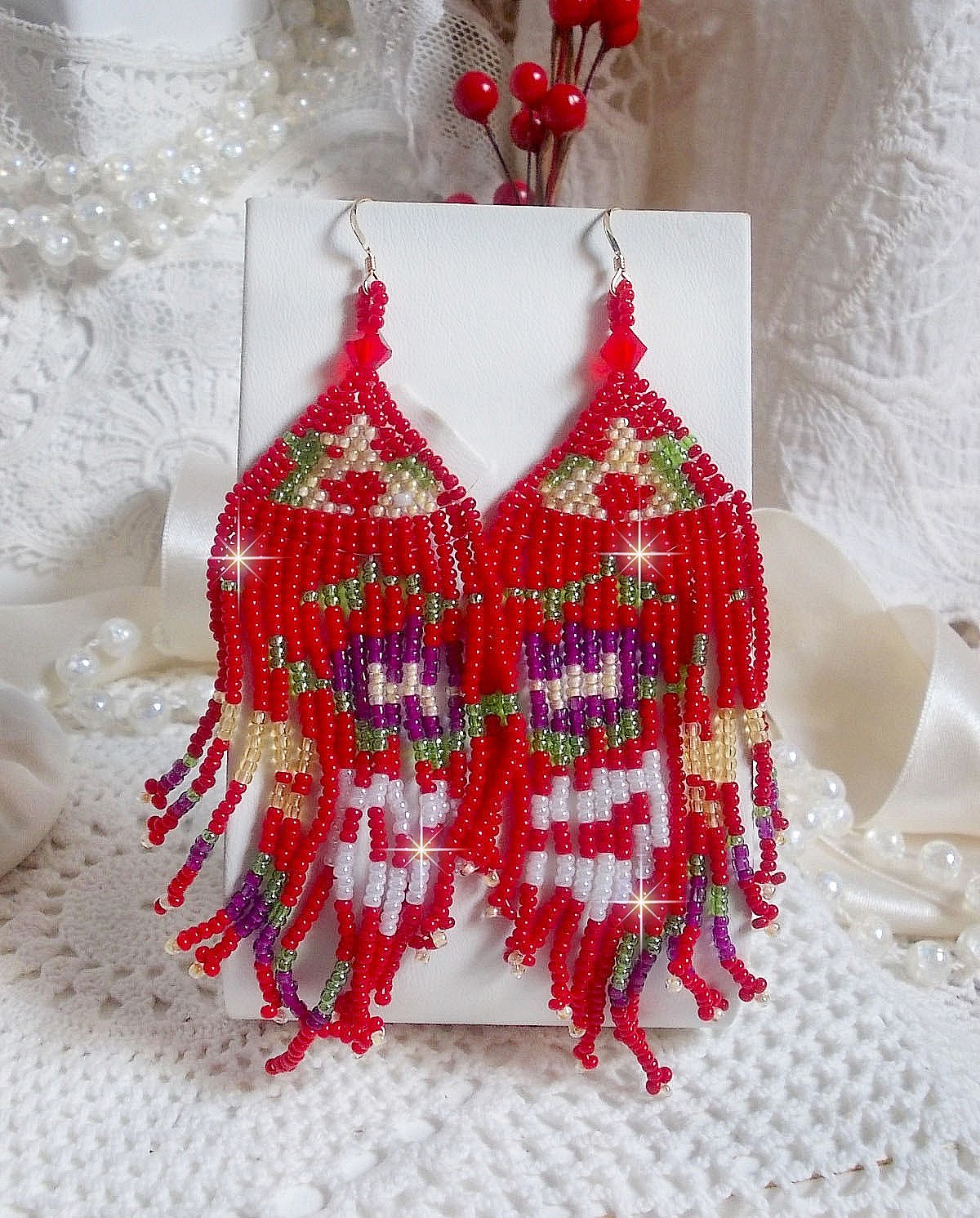 BO Crocus mont&eacute;es avec rocailles en verre, perles cristal Swarovski et crochets Gold Filled 14 carats 