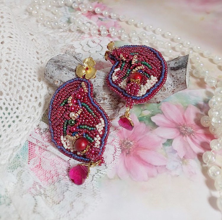 BO Enchantment of Autumn embroidered with Swarovski crystals, pearls and seed beads