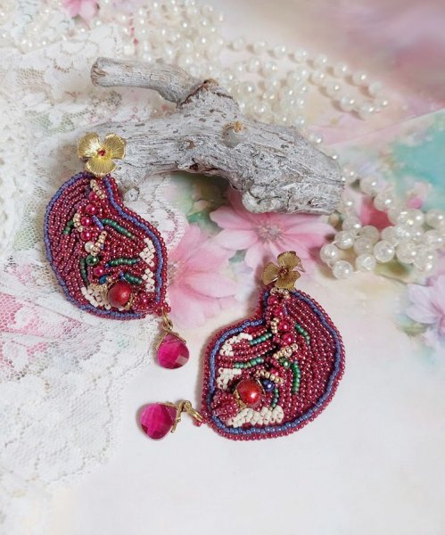 BO Enchantment of Autumn embroidered with Swarovski crystals, pearls and seed beads