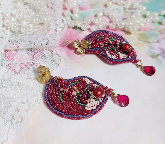 BO Enchantment of Autumn embroidered with Swarovski crystals, pearls and seed beads