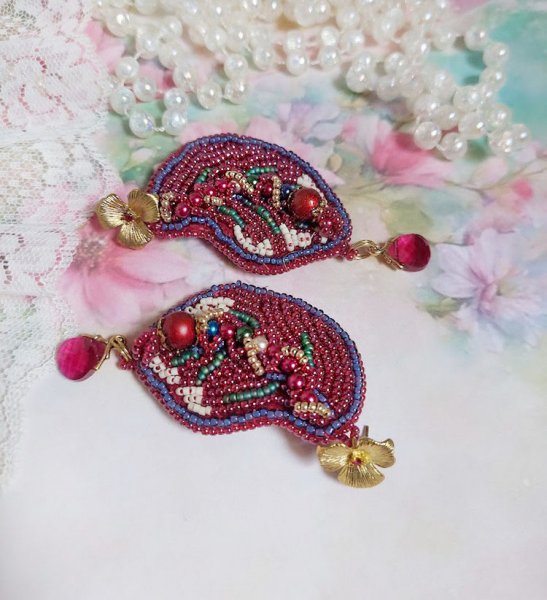 BO Enchantment of Autumn embroidered with Swarovski crystals, pearls and seed beads