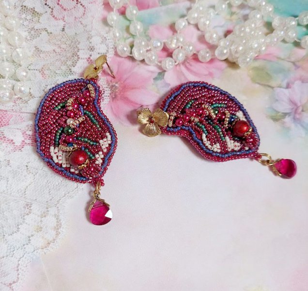 BO Enchantment of Autumn embroidered with Swarovski crystals, pearls and seed beads
