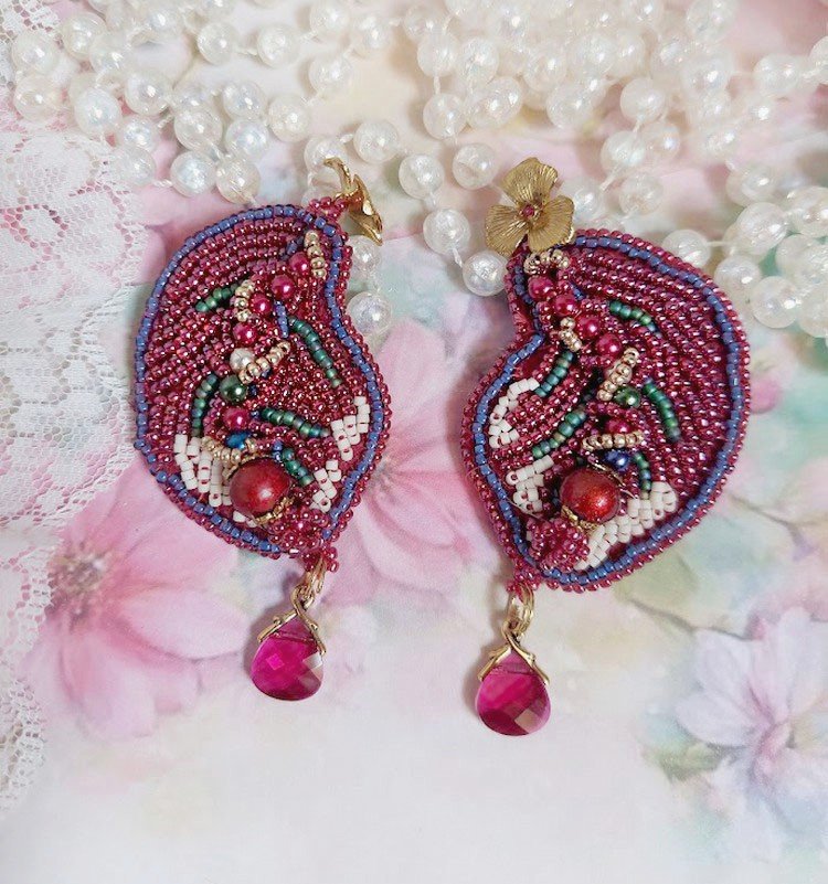 BO Enchantment of Autumn embroidered with Swarovski crystals, pearls and seed beads
