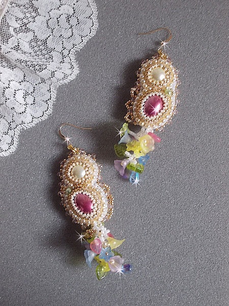 BO Envol&eacute;e Fleurie embroidered with Lucite flowers, resin cabochons, round flattened seed beads and 14K Gold Filled ear hooks