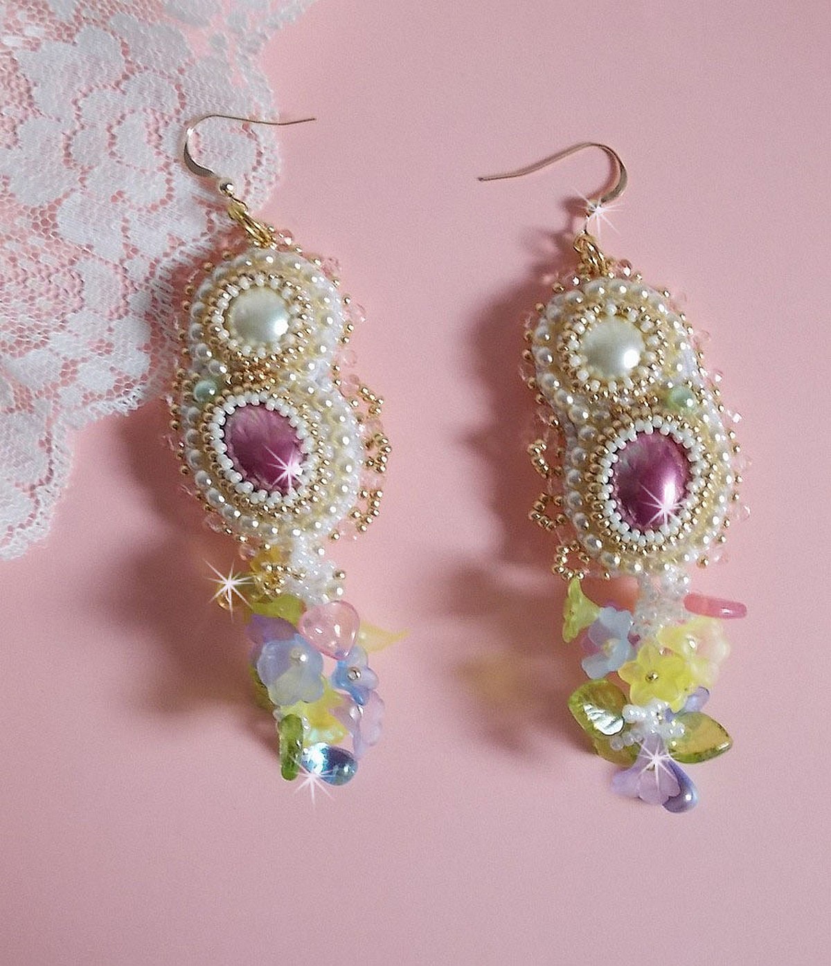 BO Envol&eacute;e Fleurie embroidered with Lucite flowers, resin cabochons, round flattened seed beads and 14K Gold Filled ear hooks