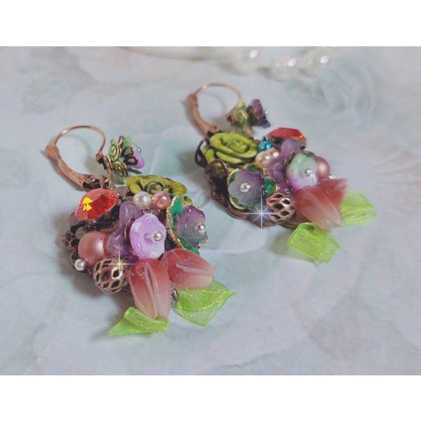 BO Fantasia of Flowers created with crystals, pearly round beads, beads, resin bells, glass and Organza Anis ribbon