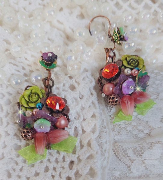 BO Fantasia of Flowers created with crystals, pearly round beads, beads, resin bells, glass and Organza Anis ribbon