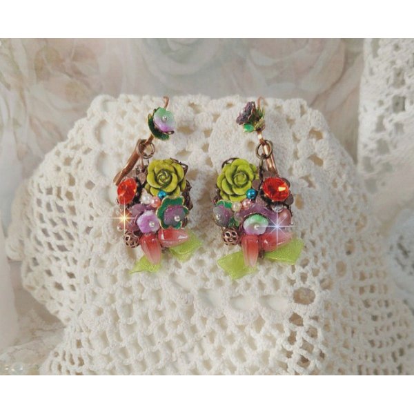 BO Fantasia of Flowers created with crystals, pearly round beads, beads, resin bells, glass and Organza Anis ribbon