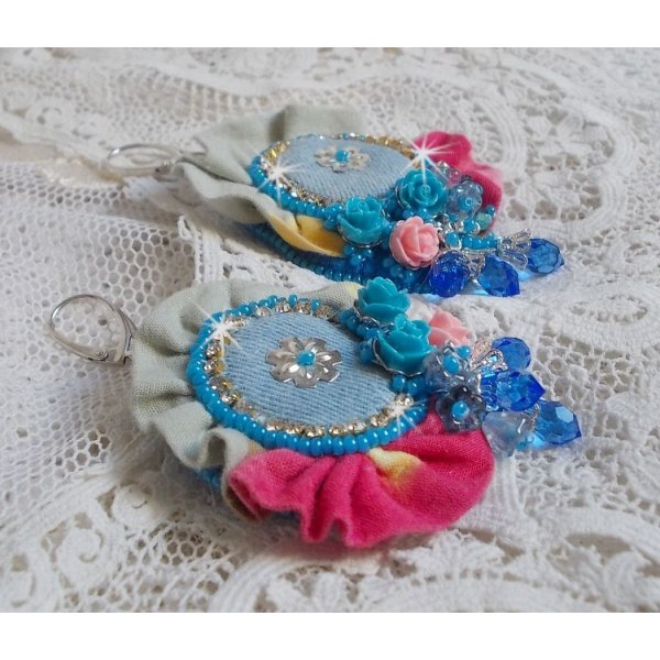 BO Far West embroidered with denim fabric speckled, resin roses, Swarovski crystals, various beads, seed beads and silver sleepers 925/1000 other beads