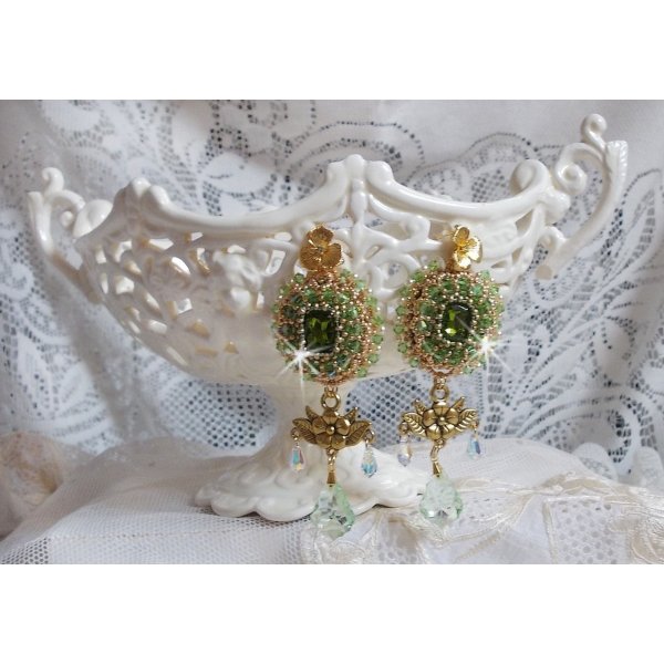 BO Garden Party embroidered with vintage green cabochons, Swarovski crystals, pearl beads and Miyuki seed beads