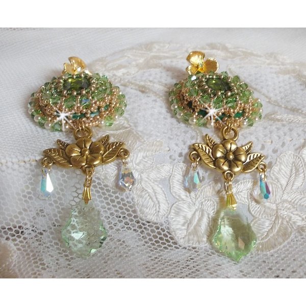 BO Garden Party embroidered with vintage green cabochons, Swarovski crystals, pearl beads and Miyuki seed beads