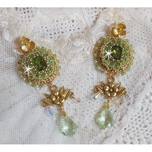 BO Garden Party embroidered with vintage green cabochons, Swarovski crystals, pearl beads and Miyuki seed beads