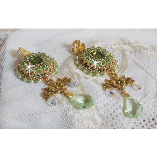 BO Garden Party embroidered with vintage green cabochons, Swarovski crystals, pearl beads and Miyuki seed beads