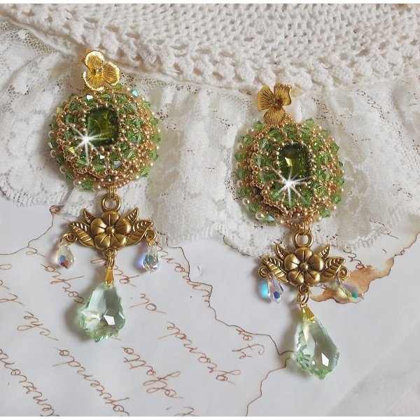 BO Garden Party embroidered with vintage green cabochons, Swarovski crystals, pearl beads and Miyuki seed beads