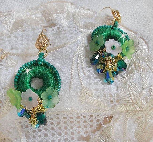 BO Green Iris embroidered with emerald green DMC cotton and Swarovski crystal drops