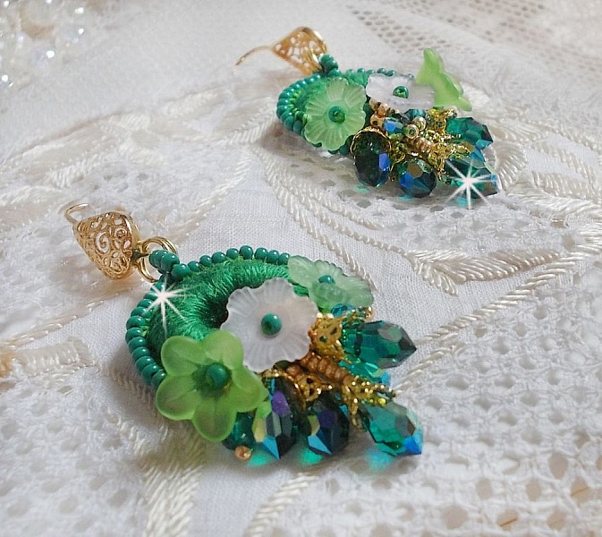 BO Green Iris embroidered with emerald green DMC cotton and Swarovski crystal drops