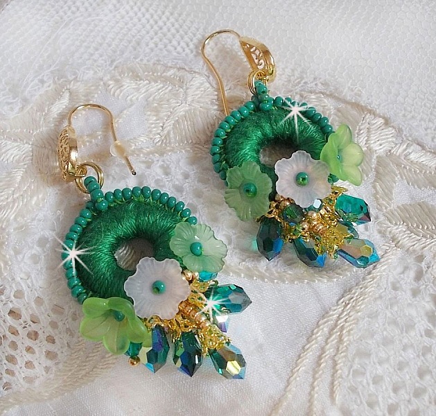 BO Green Iris embroidered with emerald green DMC cotton and Swarovski crystal drops