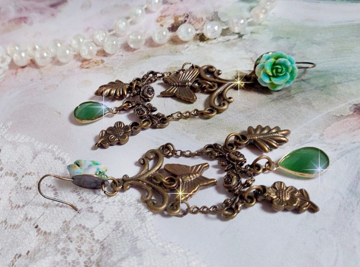 BO Green Palace created with crystals, charms, stamps, pink resin cabochons and faceted glass pendants