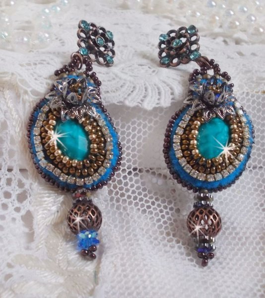 BO Ilycia Charming embroidered with two faceted cabochons green turquoise and Swarovski crystals