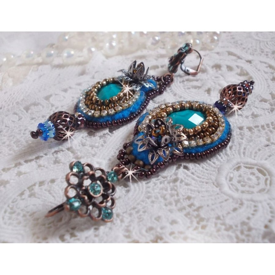 BO Ilycia Charming embroidered with two faceted cabochons green turquoise and Swarovski crystals