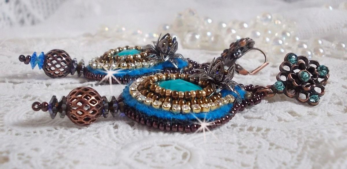 BO Ilycia Charming embroidered with two faceted cabochons green turquoise and Swarovski crystals