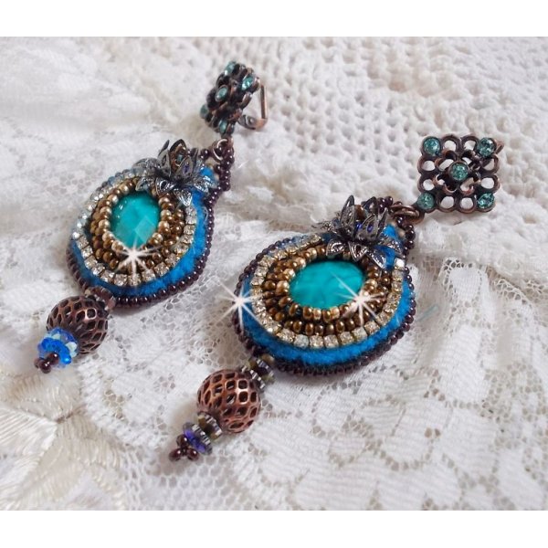 BO Ilycia Charming embroidered with two faceted cabochons green turquoise and Swarovski crystals