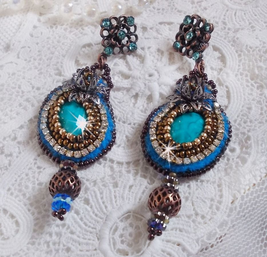 BO Ilycia Charming embroidered with two faceted cabochons green turquoise and Swarovski crystals