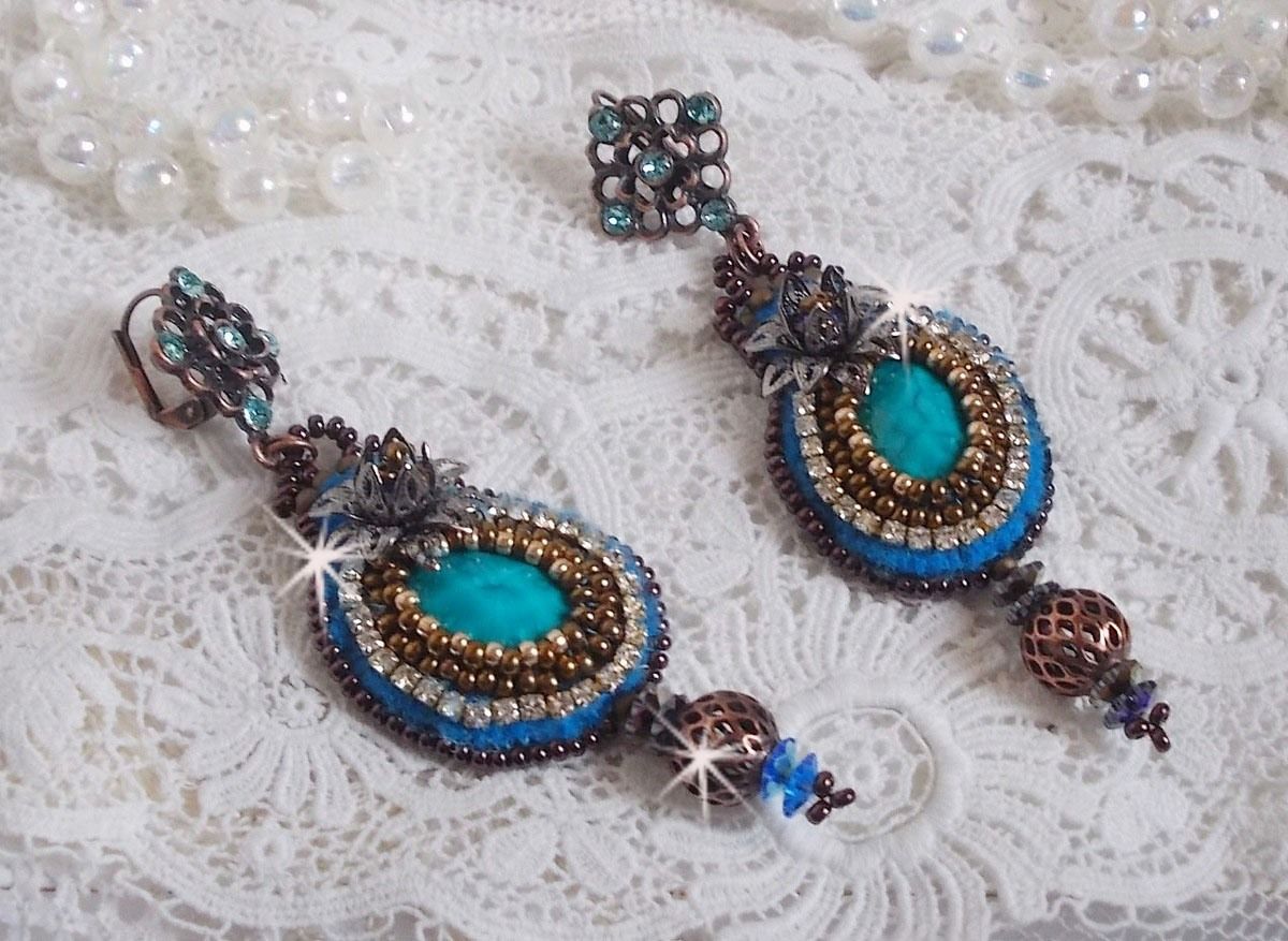 BO Ilycia Charming embroidered with two faceted cabochons green turquoise and Swarovski crystals