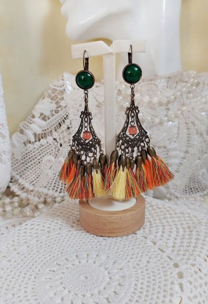 BO Kal&eacute;idoscope avec pompons multicolores, perles r&eacute;sines, pendentifs et dormeuses m&eacute;tal