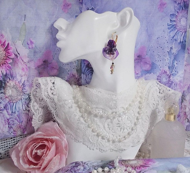 BO Lady Romantic embroidered with bell flowers, rose cabochons, PureCrystal crystals, gold plated chain and organza ribbon