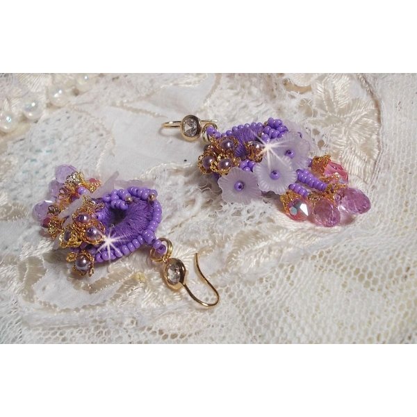 BO Laureline embroidered with Swarovski crystals, purple DMC cotton, Lucite flowers and seed beads