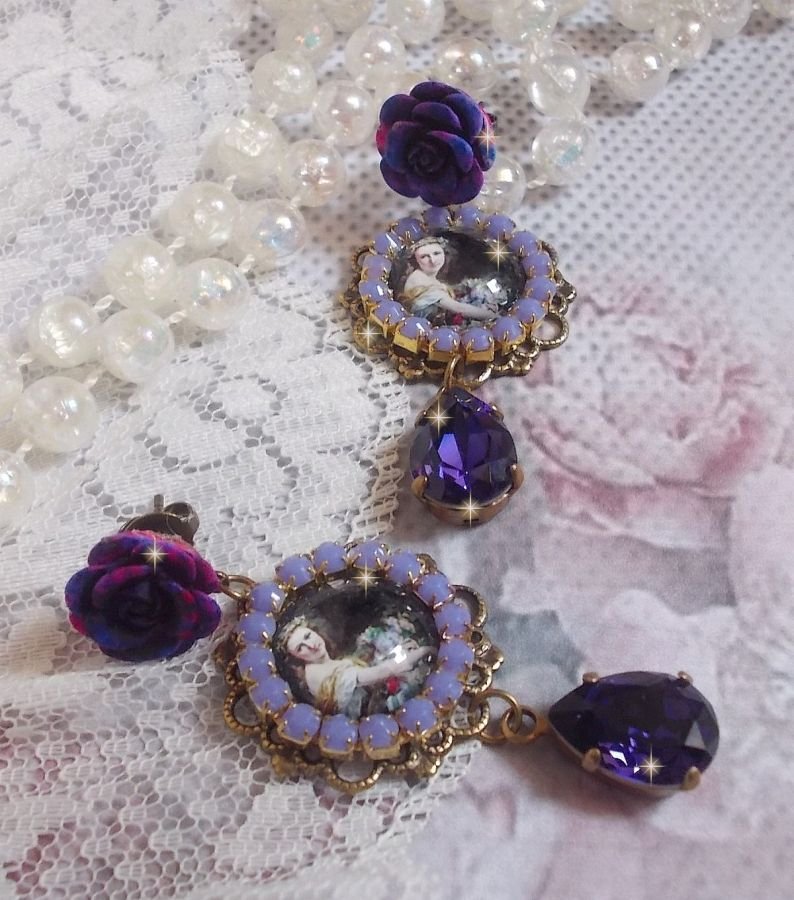 BO La Lavendière created with magnifying glass cabochons, PureCrystal crystals, resin cabochons, gold plated and brass accessories in Bronze color