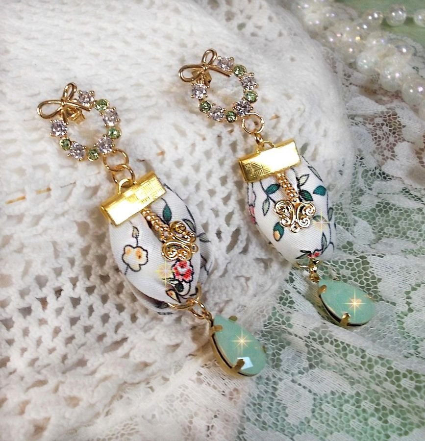 Flower Liberty BO created with Opal crystal cabochons; Gold plated earrings and various accessories