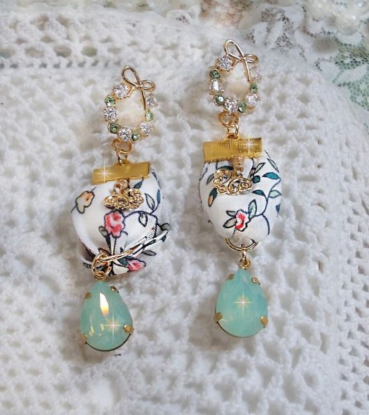 Flower Liberty BO created with Opal crystal cabochons; Gold plated earrings and various accessories