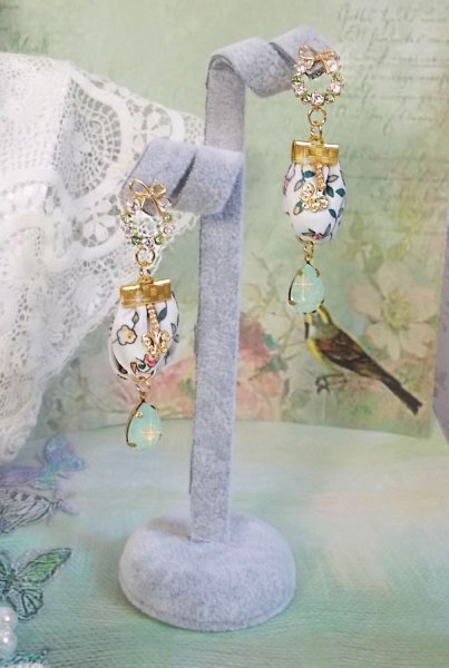 Flower Liberty BO created with Opal crystal cabochons; Gold plated earrings and various accessories