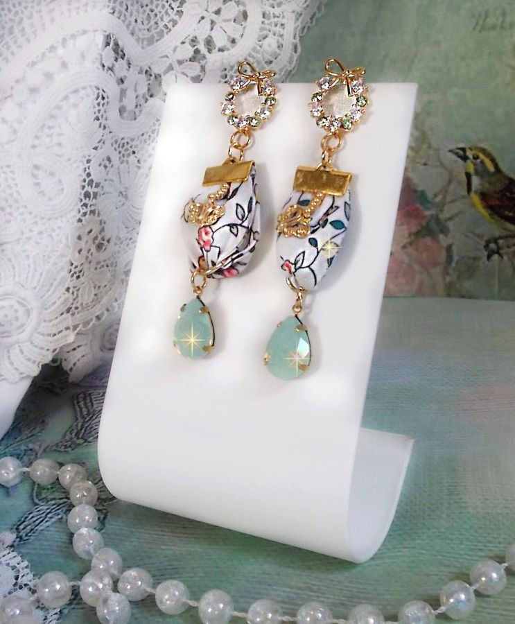 Flower Liberty BO created with Opal crystal cabochons; Gold plated earrings and various accessories