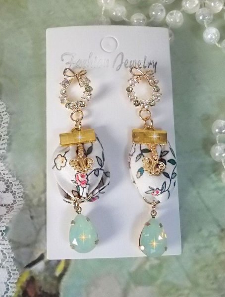 Flower Liberty BO created with Opal crystal cabochons; Gold plated earrings and various accessories