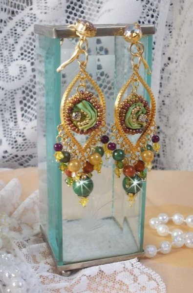 BO Venetian moon embroidered with a chameleon colored silk ribbon, Swarovski crystals and magic beads