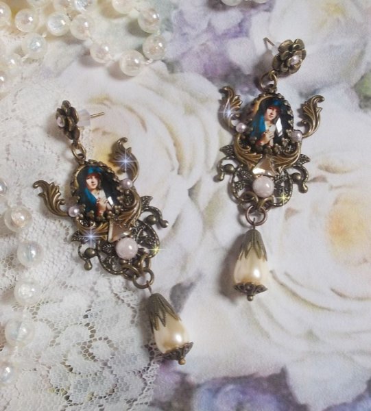 BO Madonna created with PureCrystal cabochons, magnifying glass cabochons, cloud stamps and bronze accessories