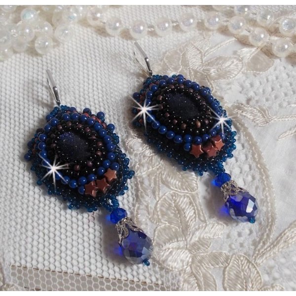 BO Maldives embroidered with glittering resin cabochons, round pearly Swarovski beads and Miyuki seed beads