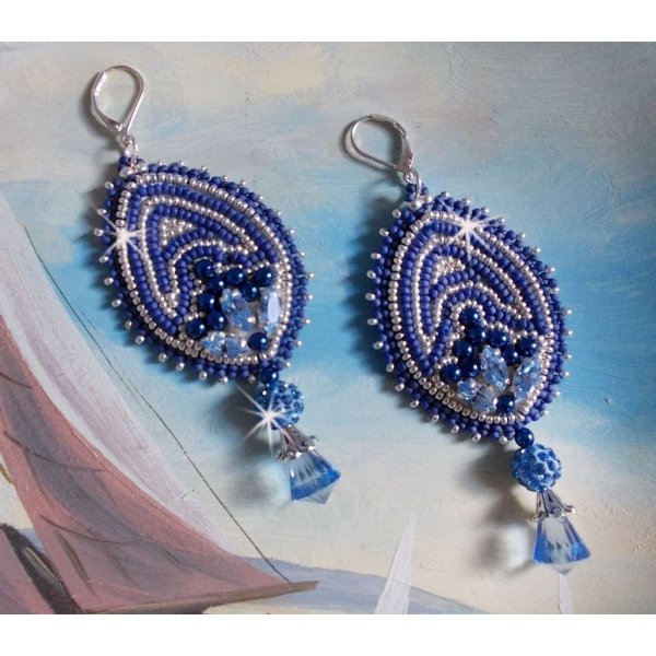 BO Marine Blue embroidered with Swarovski crystals, round glass beads and Miyuki seed beads