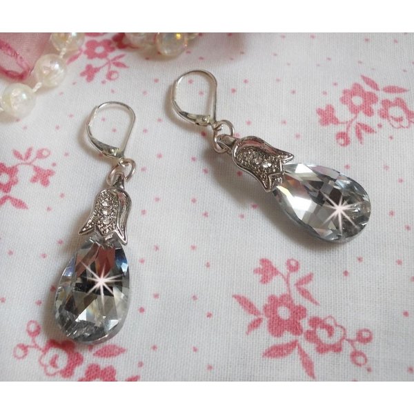 BO Crystal Wonders created with faceted drops and embossed small rhinestone clasps