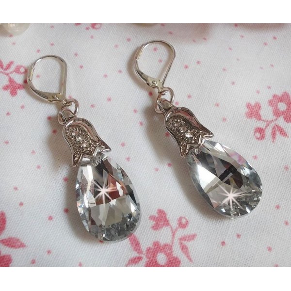 BO Crystal Wonders created with faceted drops and embossed small rhinestone clasps