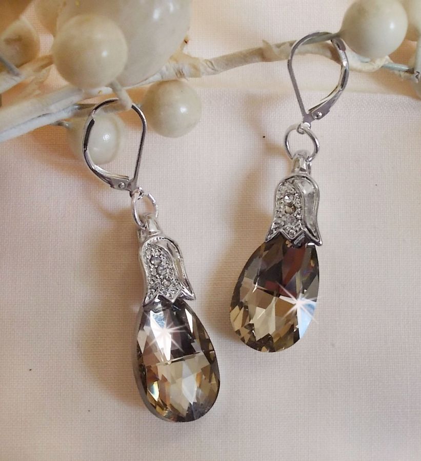 BO Merveilles Champagne created with small silver rhinestone clasps and flat faceted drops