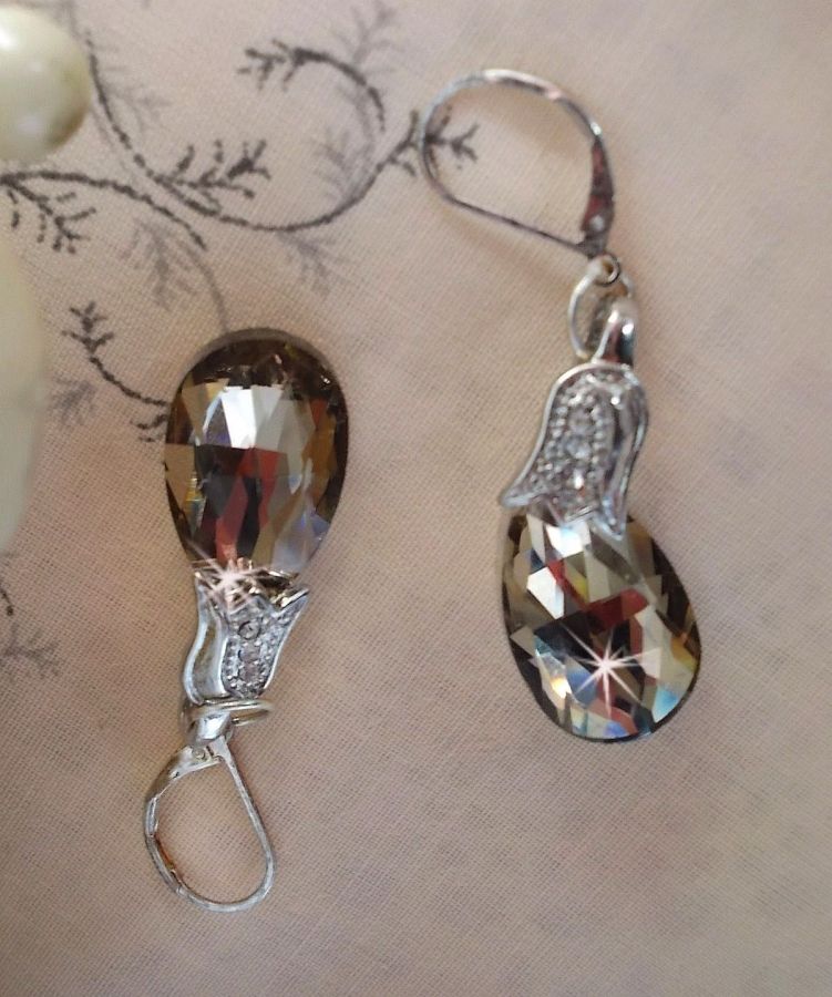 BO Merveilles Champagne created with small silver rhinestone clasps and flat faceted drops