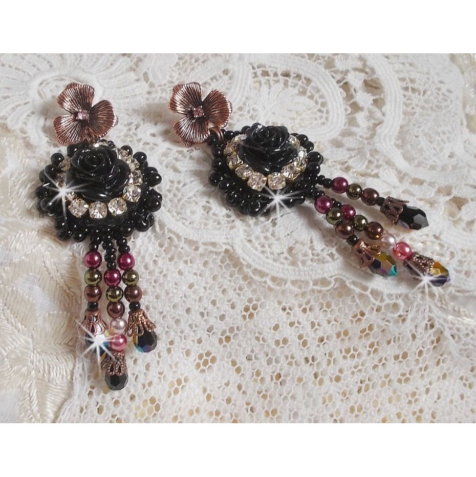 BO Midnight Daisy embroidered with pearl beads, Swarovski crystals, silver Crystal bezels and Miyuki seed beads