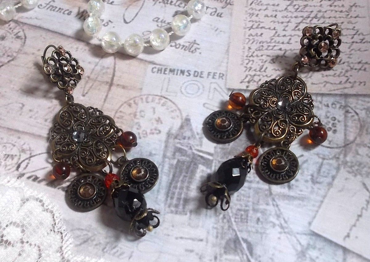 BO Milady Broc' created with stamps, drops, brass charms, rhinestones, PureCrystal cabochons and glass beads