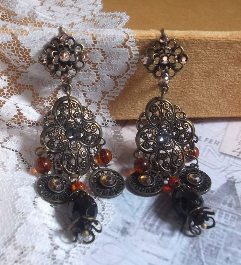 BO Milady Broc' created with stamps, drops, brass charms, rhinestones, PureCrystal cabochons and glass beads