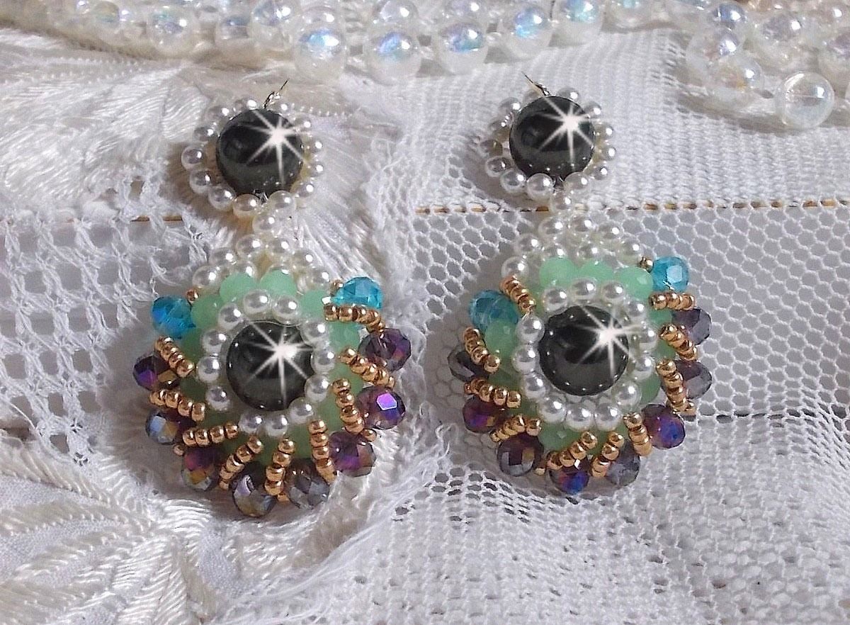 BO Ode Green and Purple created with round pearly beads, flattened facets and golden seed beads